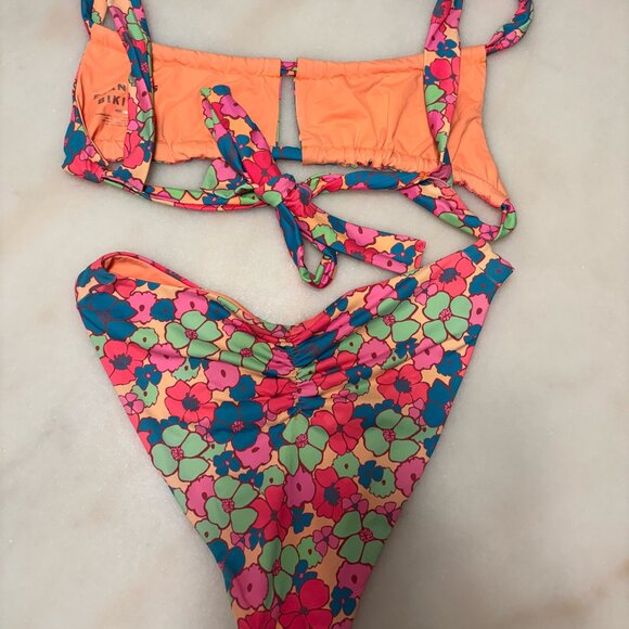 FRANKIES BIKINIS - Floral Bikini Set in Groovy Print (M top) (XS btms) - Picture 7 of 10